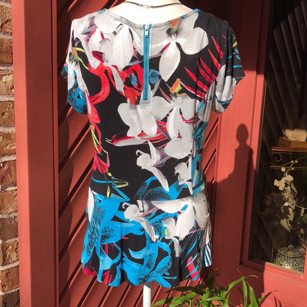 a.n.a. GORGEOUS FLORAL TOP - Picture 4 of 10